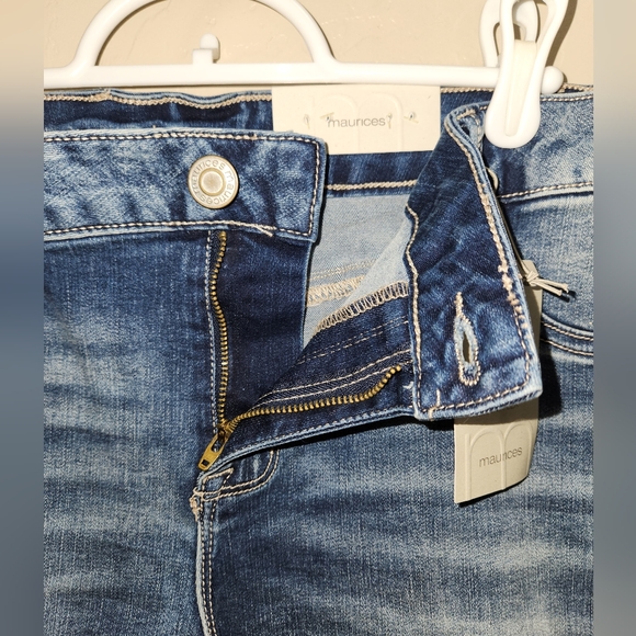 NWT Maurices Mid Rise Denim Flex Jeggings - Picture 2 of 9